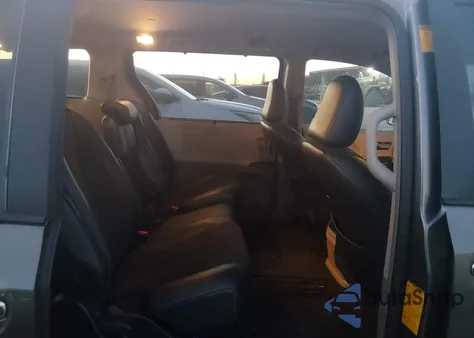 2014 Toyota Sienna Se 8 Passenger z USA, uszkodzony, nr VIN 5TDXK3DC2ES517139